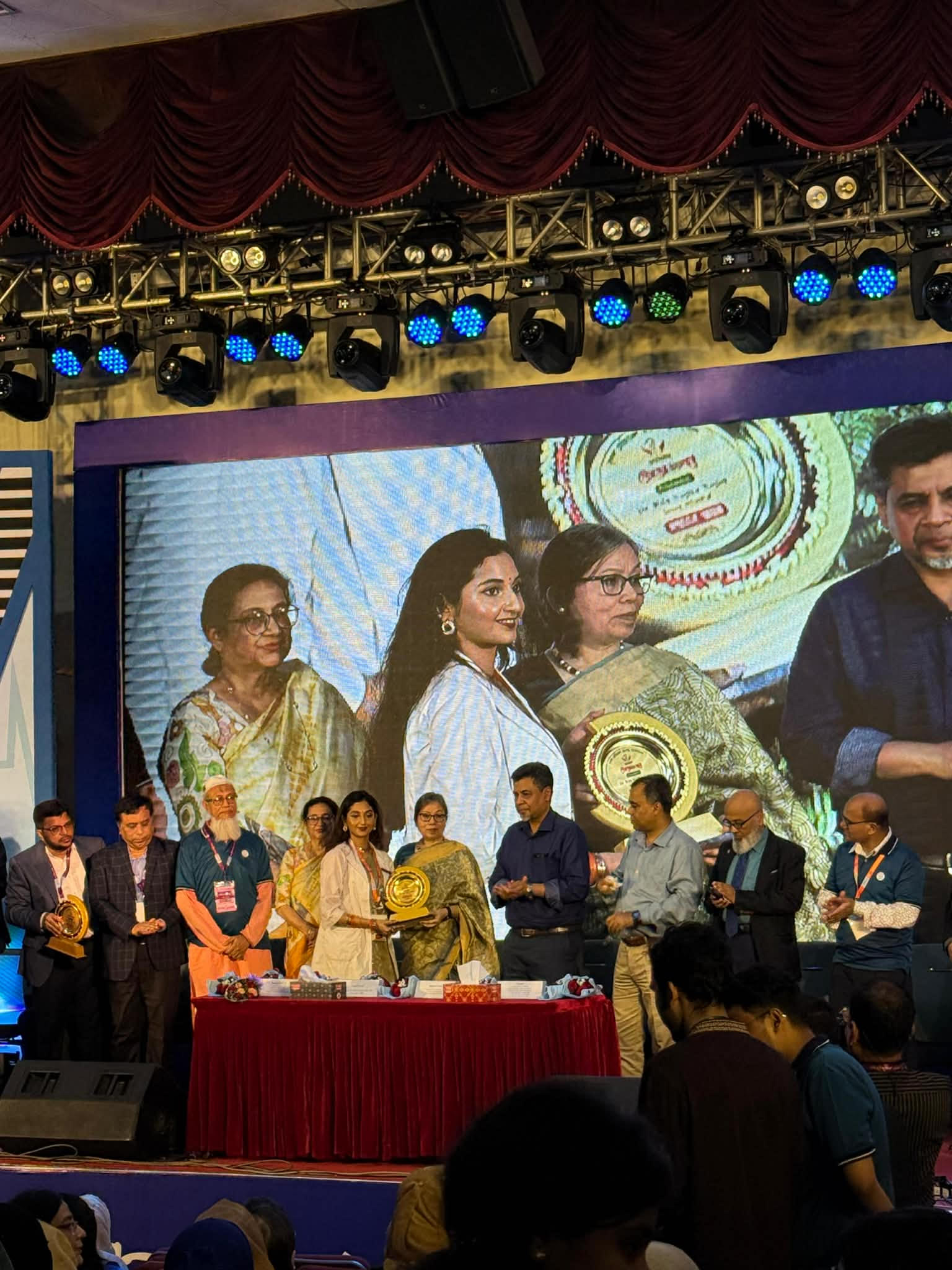 Charu receives crest